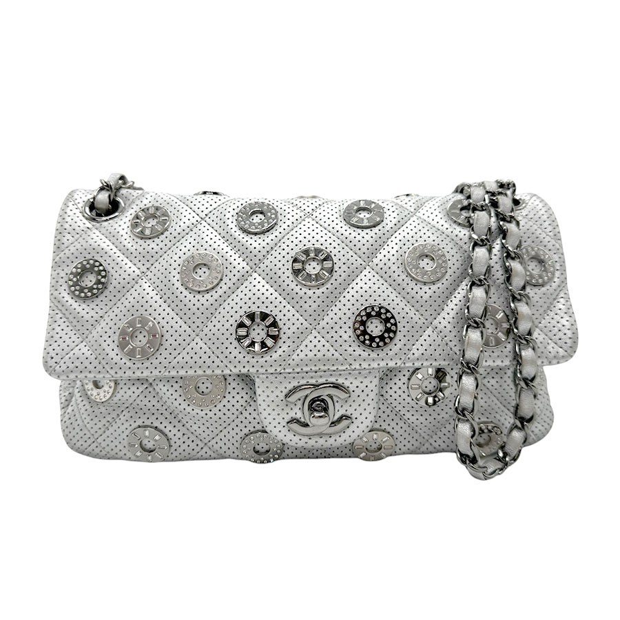 シャネル CHANEL ショルダーバッグ マトラッセ レザー/メタル シルバー レディース n0887