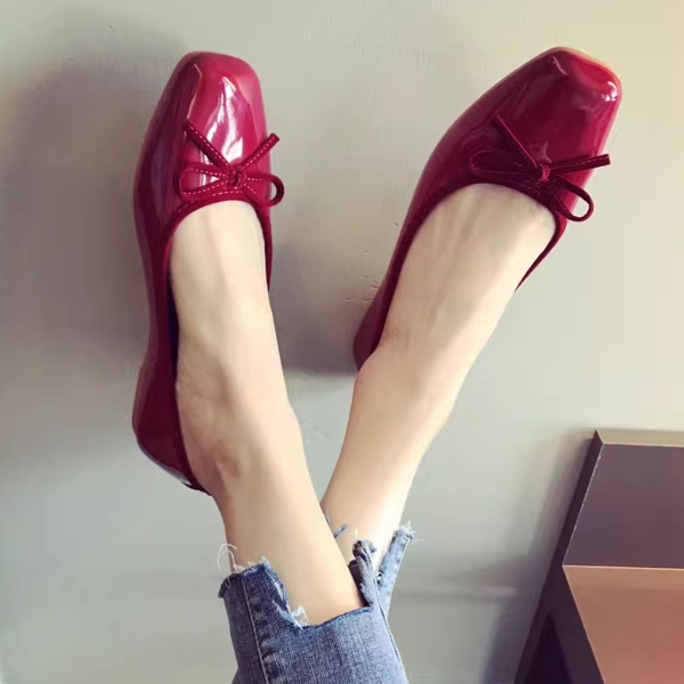 レディース バレエシューズ ぺたんこパンプス ローヒール フラット ぺたんこ スクエアトゥ リボン コンパクト 美脚 脚長 かわいい 大人可愛い きれいめ シンプル カジュアル 上品 おしゃれ レトロ