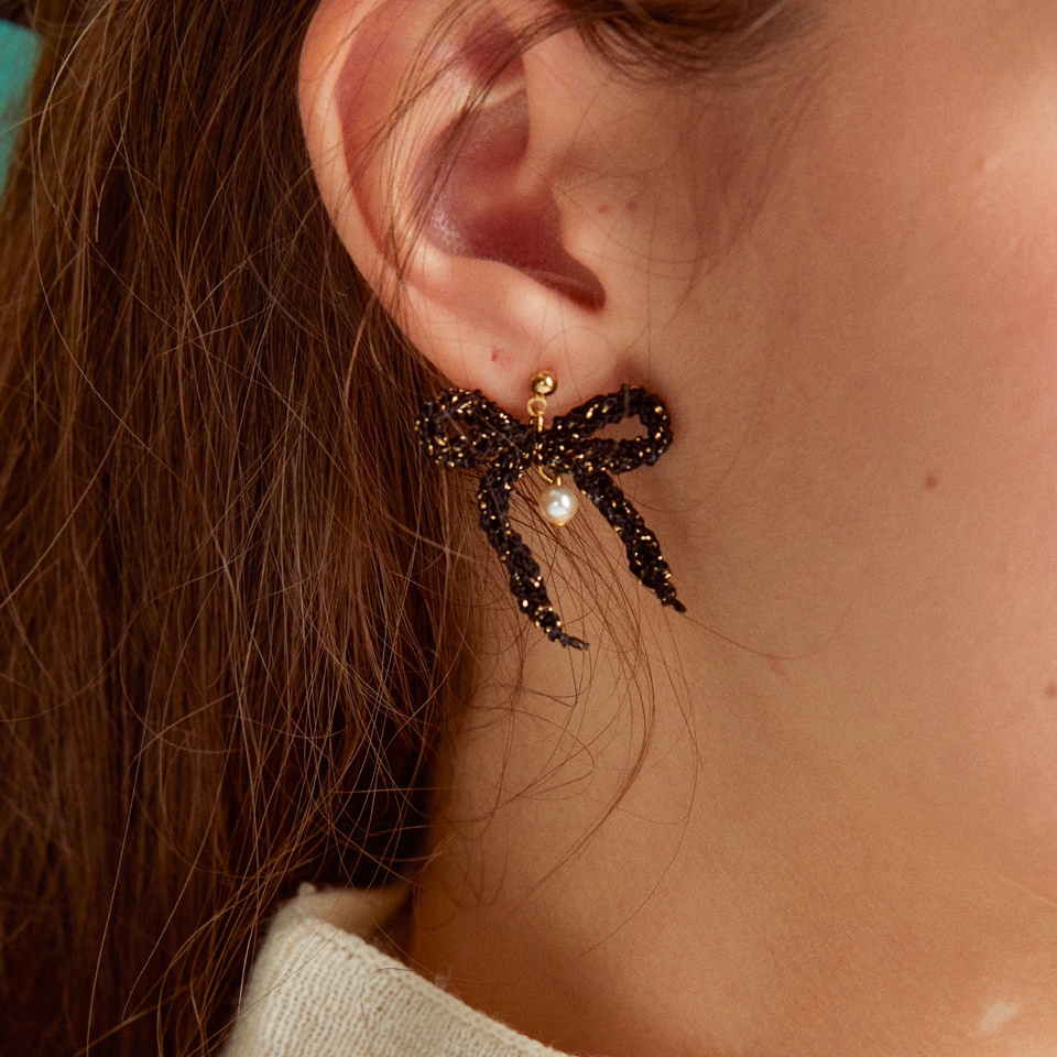 Romantic black ribbon earring