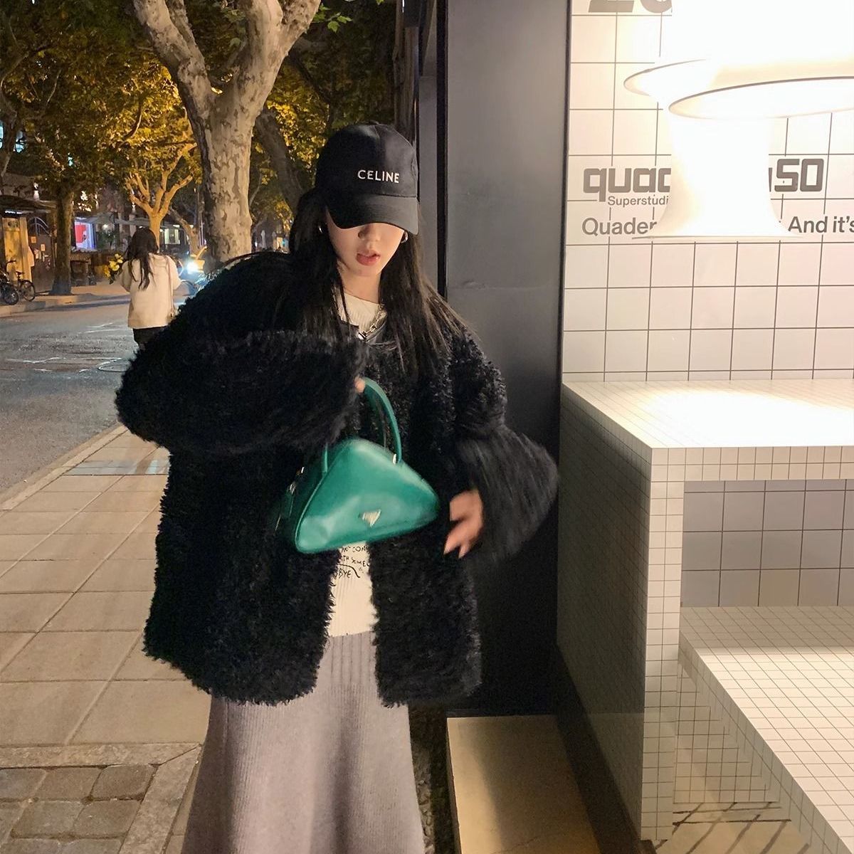 【少数入荷】韓国ファッション 人気アウター 黒の小さな香風環境に優しい毛皮の女性の小柄なコート短い感のある毛皮のコート