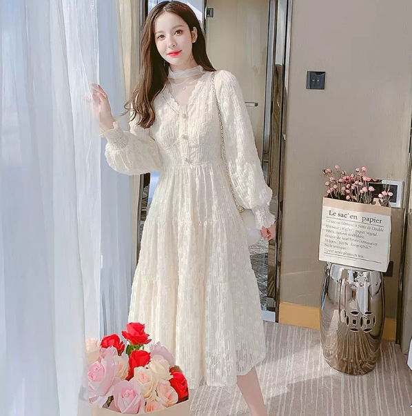 ワンピース 膝上 膝下 袖あり パフスリーブ 長袖 デザイン ギャザー 美ライン パール ニュアンス レース 刺繍 チュール シフォン 透け感 ビジュー ロマンチック かわいい 大人可愛い きれいめ