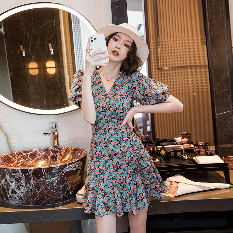 ワンピース ワンピドレス ミニ ミニ丈 ショート ショート丈 袖あり 半袖 Vネック フレア セミフレア Aライン フリル ウエストマーク かわいい 大人可愛い カジュアル おしゃれ お洒落