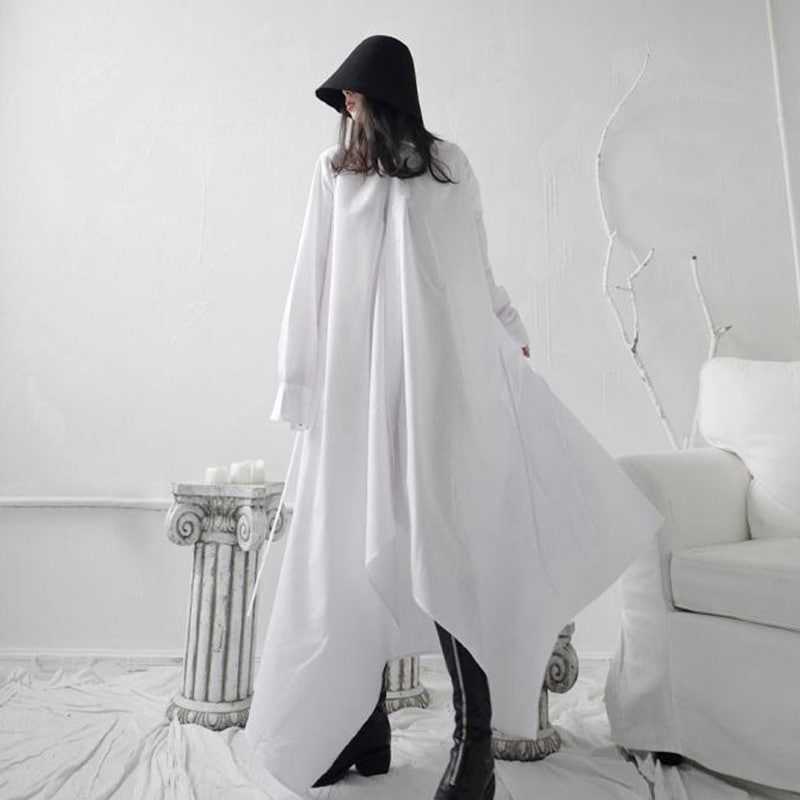 レディース長袖シャツ春の新しいロングファッションレディースシャツ多目的な個性無地カラーラージサイズ無地シンプルな女性のカジュアルシャツ