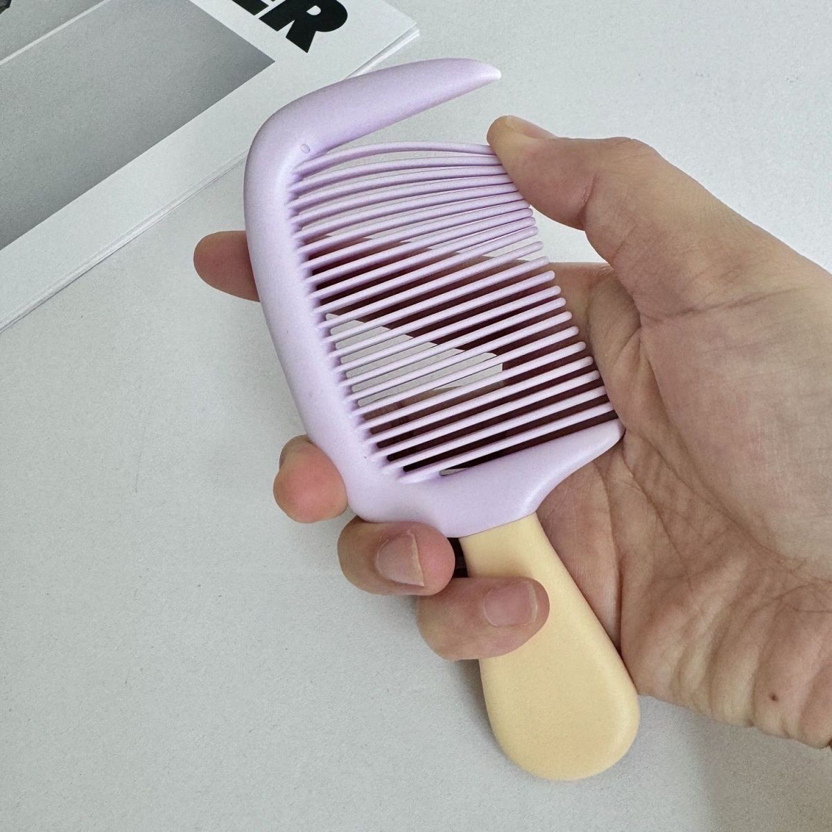 ポケット櫛 ついでに ポータブル ブラシ本 子ども 静電気防止 耐久性 あつさを増す 中歯櫛 トランペット に値 プレゼントかわいい櫛 福袋を1枚