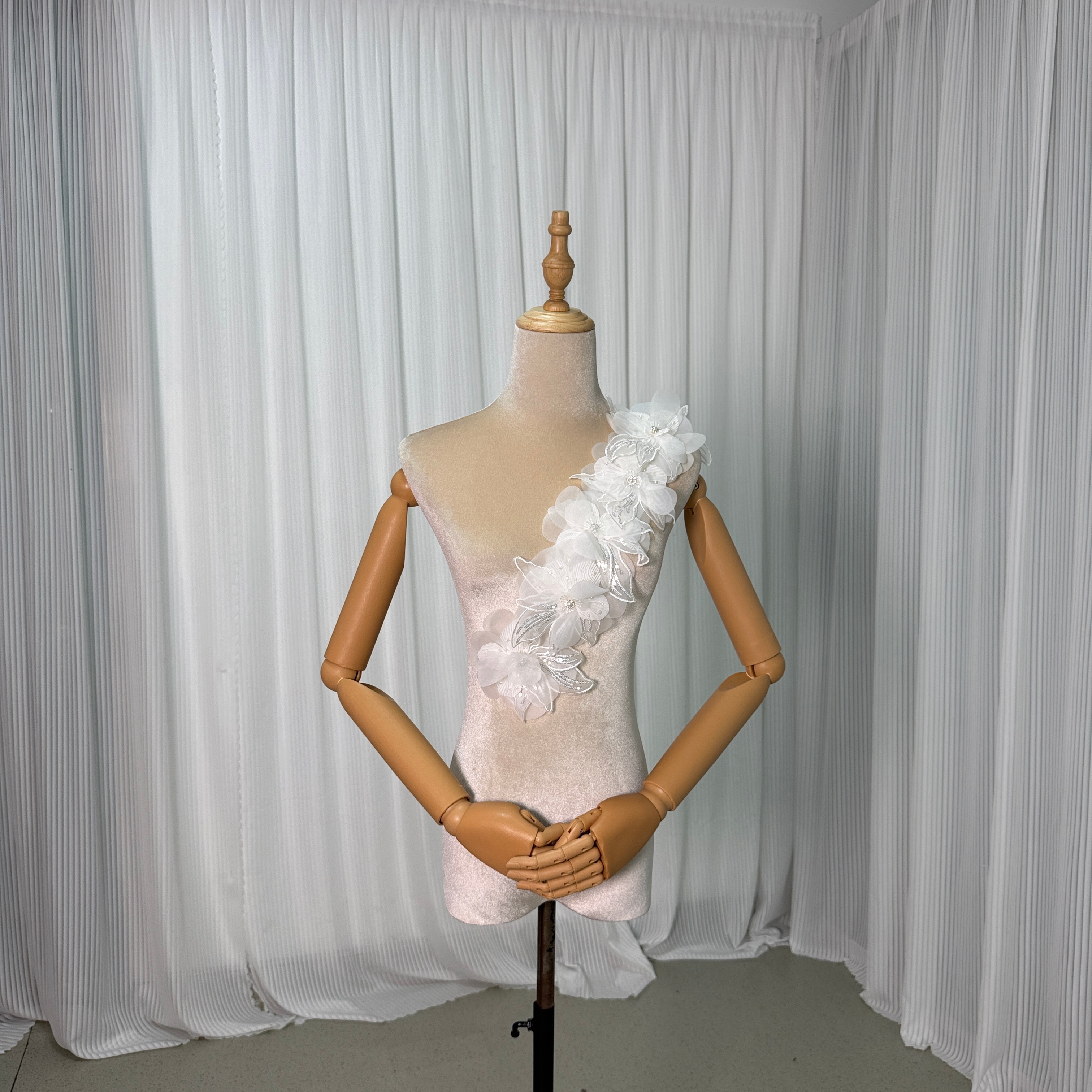 ショルダー型 花モチーフ オフホワイト 3D立体レース刺繍 可愛い 色直し 前撮り 結婚式