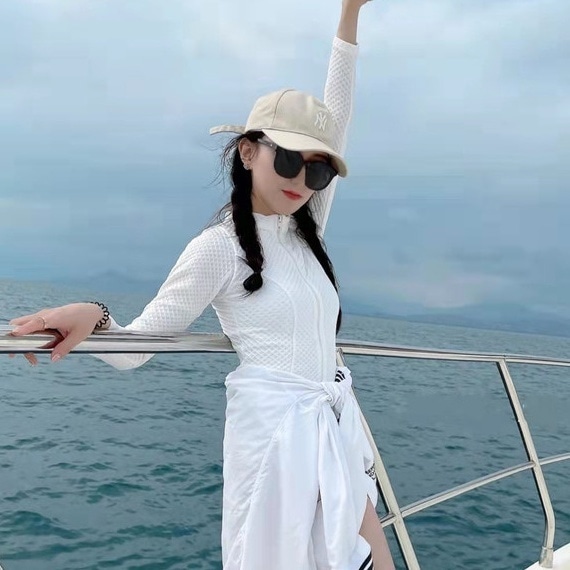 スイムウエア 水着 ワンピース水着 長袖 前開き ファスナー パッド付き 可愛い かわいい 大人可愛い シンプル カジュアル 大人 おしゃれ お洒落 大人女子 こなれ感 きちんと 個性的 キュート