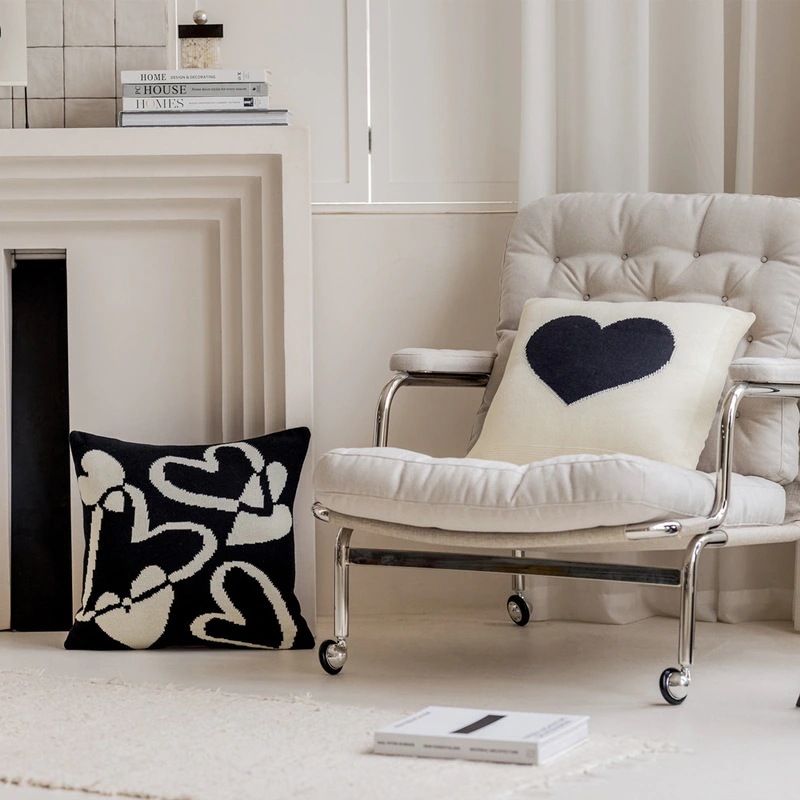 クッション スクエア型 ハート柄 ツートンカラー 白 黒 おしゃれ かわいい インテリア フロアクッション シンプル モダン スタイリッシュ