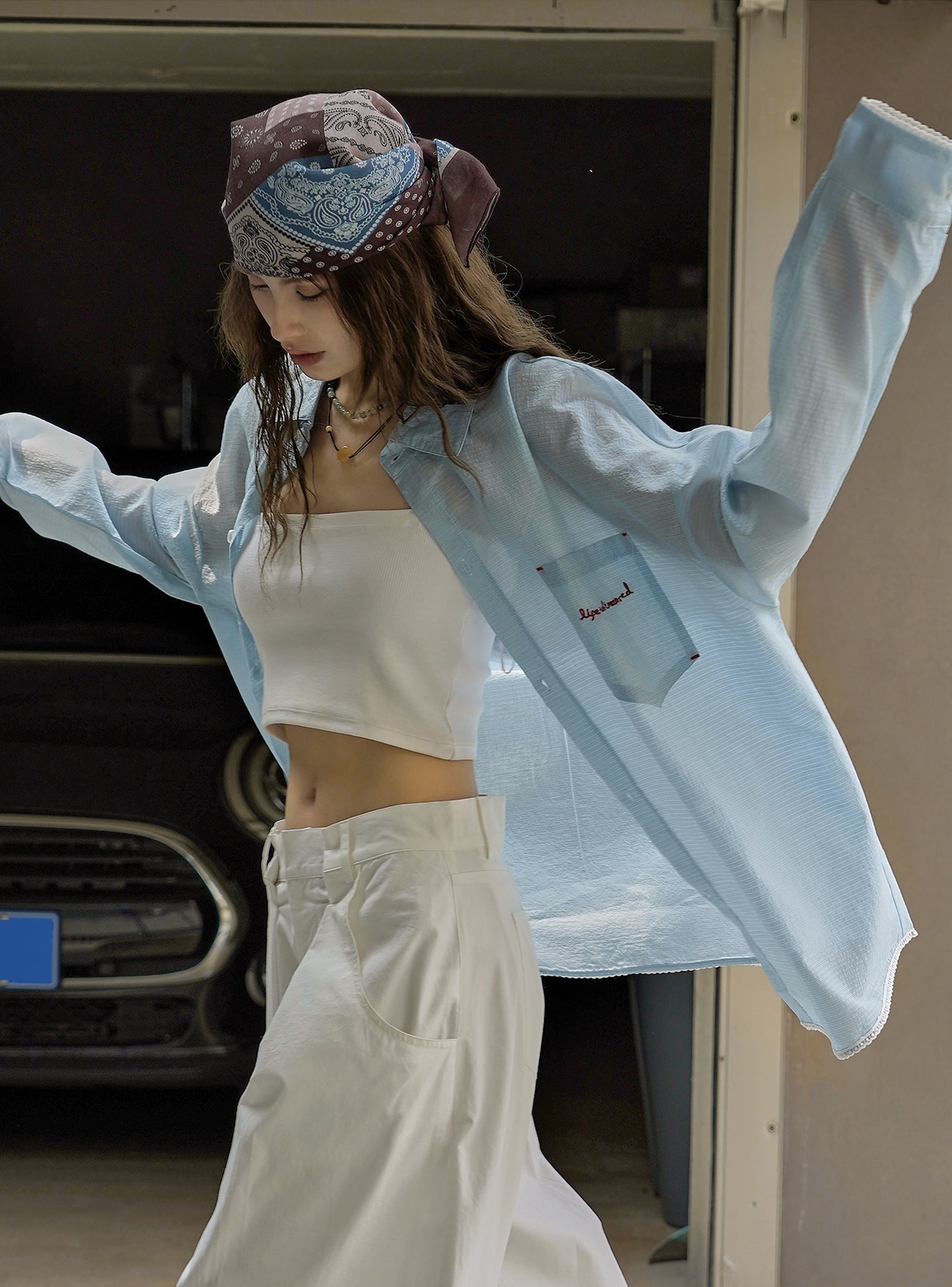 ルーヴル夏の新型韓国系の流行は色の刺繍の格子縞のシャツの立体の筋の理のカジュアルな百合の上着の女性にぶつかります