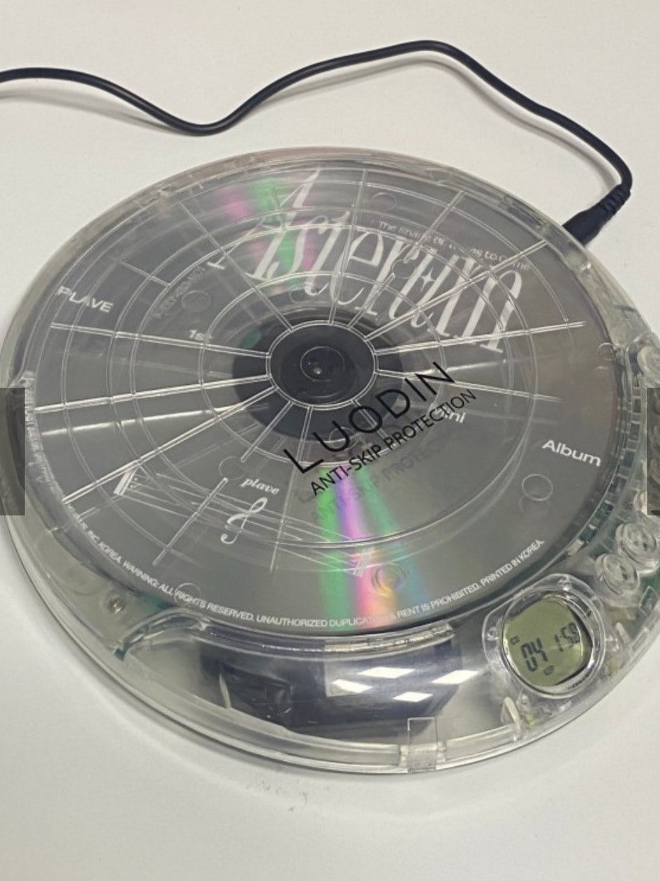 NEW 透明 CD プレーヤー 韓国人気商品/ CDプレーヤー 飾り/ 軽い重さ/ イヤホン利用/ Y2K/ K-POP CD 聞いてみましょう/充電乾電池利用またはアダプター接続/ 可愛いCDプレー