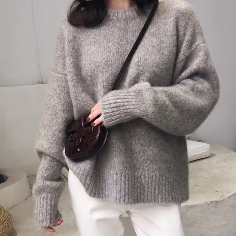 トップス セーター 長袖 ラウンドネック 萌袖 ミディアム丈 かわいい 大人可愛い きれいめ シンプル 上品 おしゃれ かっこいい カジュアル レトロ きちんと こなれ感 個性的 主役級 存在感 5,042円