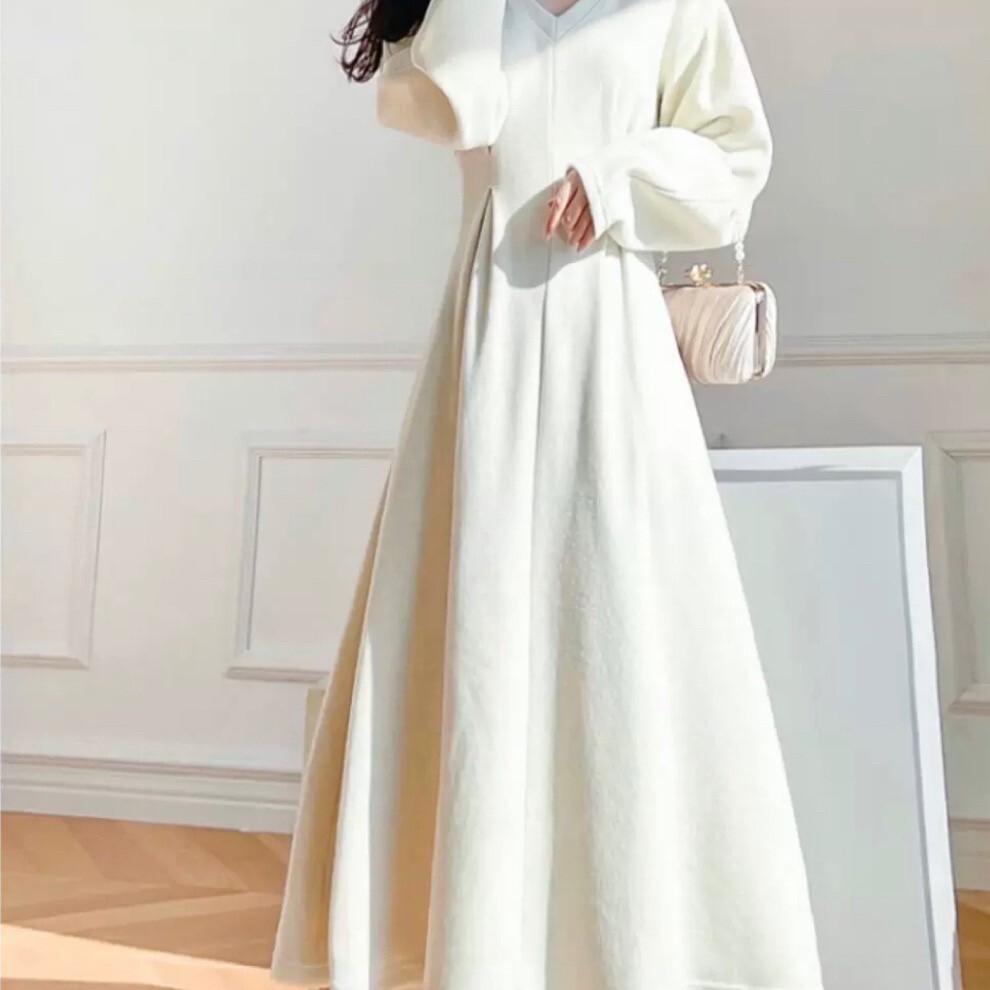 ワンピース ロング ロング丈 袖あり 長袖 Vネック スリム Aライン 大人可愛い きれいめ シンプル カジュアル 大人 上品 おしゃれ レトロ 大人可愛い 大人女子 エレガント 主役級 存在感 無地