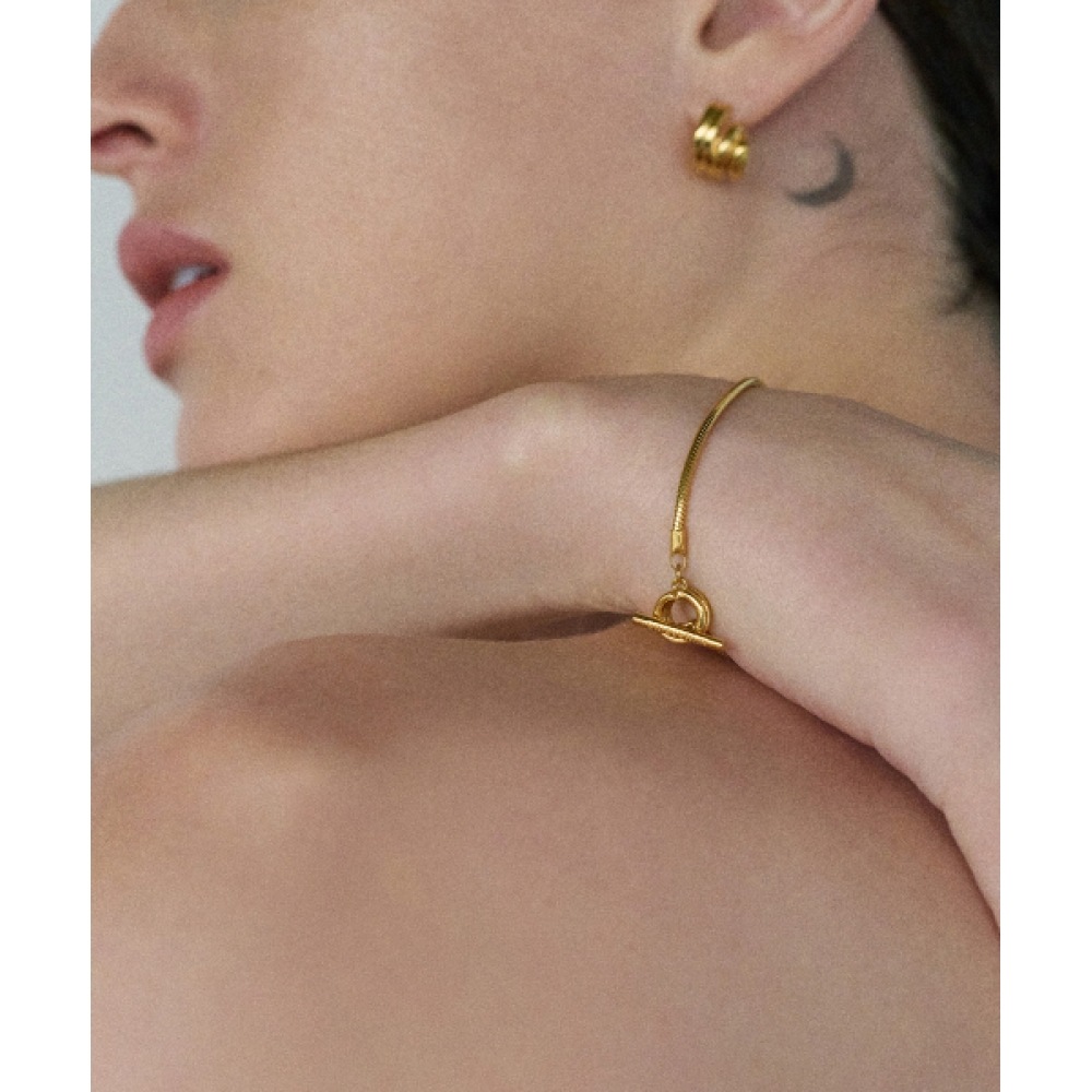 ナンバリング #8901