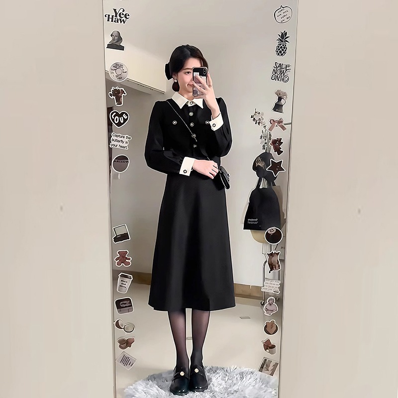 Xiaoxiang ヘップバーン スタイルの秋と冬の女性のための黒のドレスとインナー ボトム スカートの完全なセットC44