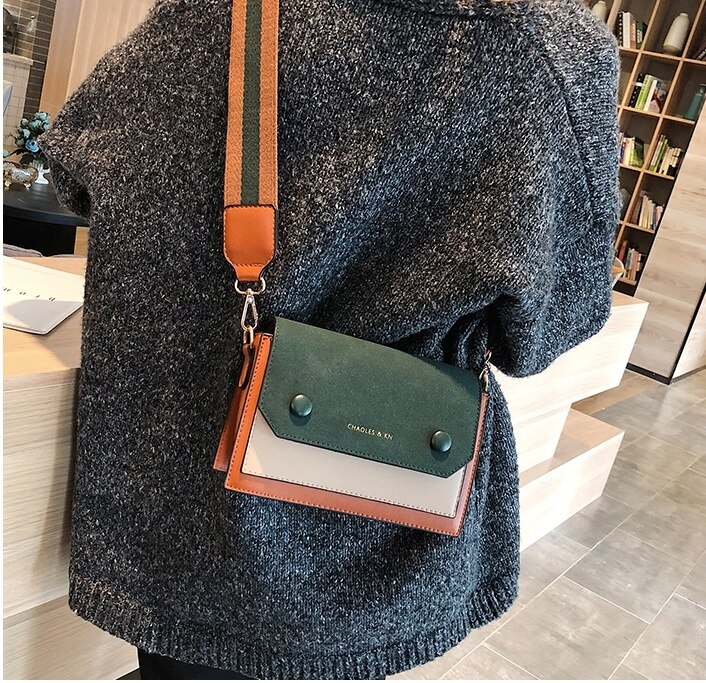 3色 ショルダーバッグ レディース ミニバッグ 小バッグ 肩掛け 斜めがけ 軽量 小さめ カジュアル かわいい おしゃれ 通勤 お財布 スマホ 旅行 韓国ファッション ストラップ 太目 スクエア 四角