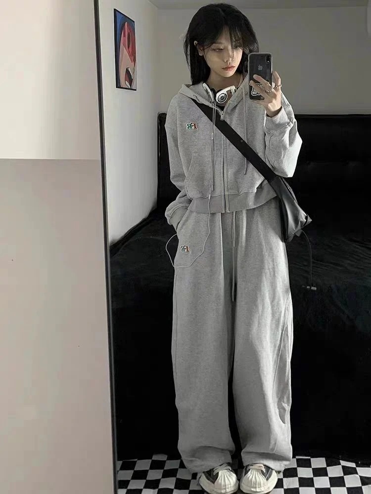 セットアップ 2024新しいカジュアルなスポーツウェアスーツ女性学生ファッションカーディガンパンツ2点セット