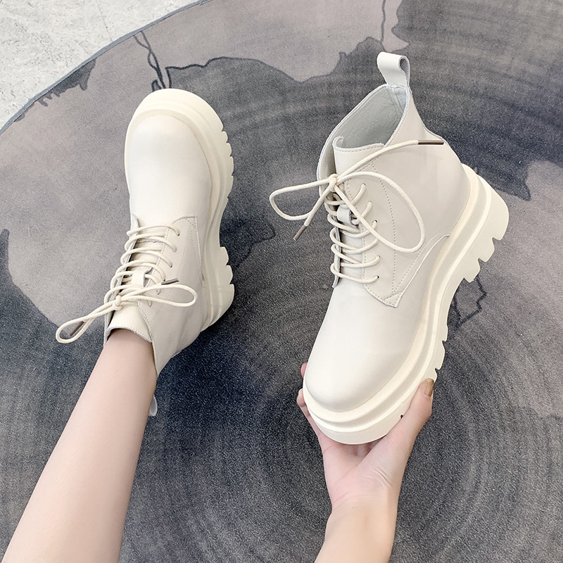 2023秋冬ネット赤爆金マーティンブーツ女子ストラップ真皮女子ブーツ滑り止め軽量ソフト底裸ブーツ