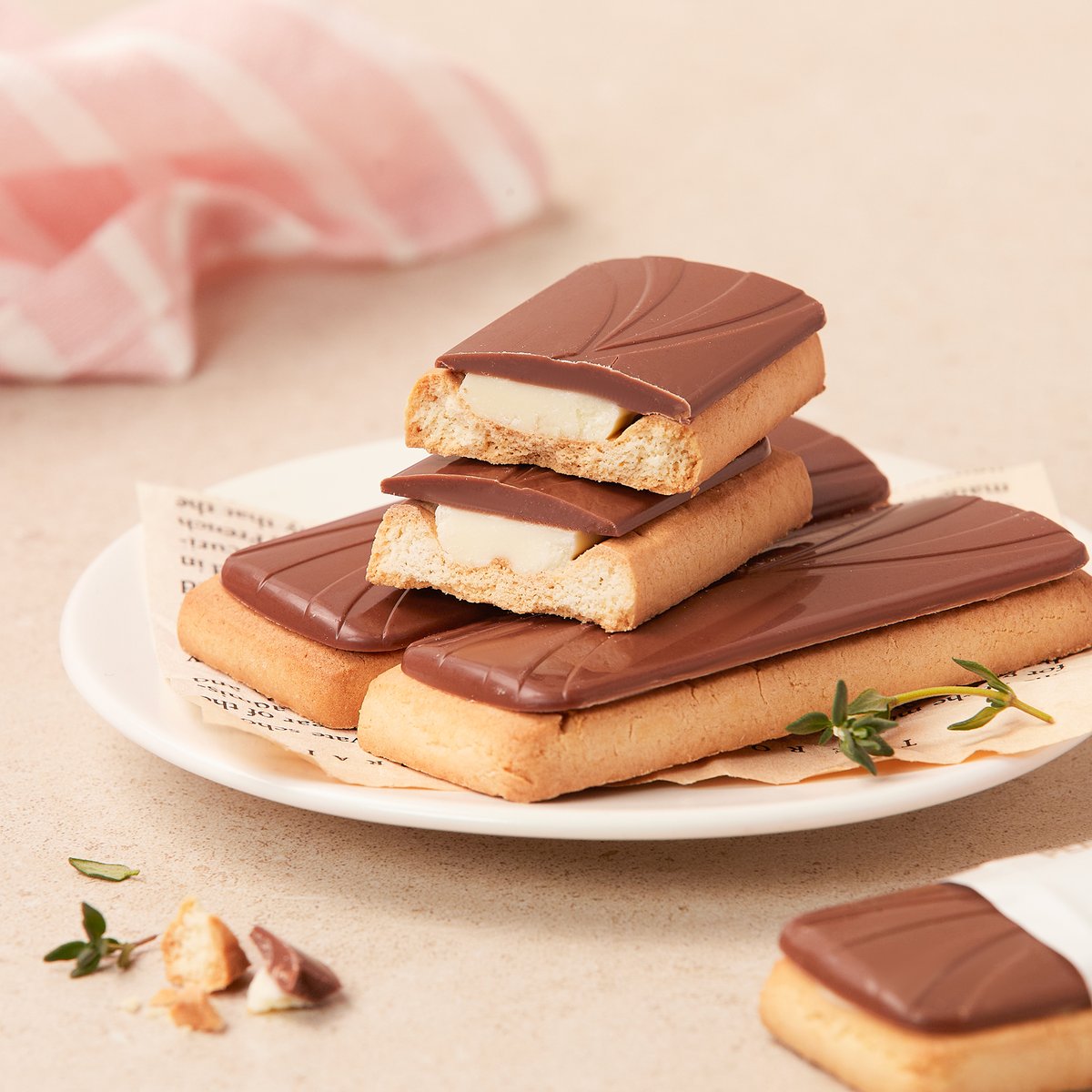 Qoo10] ピーコック 韓国のお菓子 ミルクフィリングチョコレー
