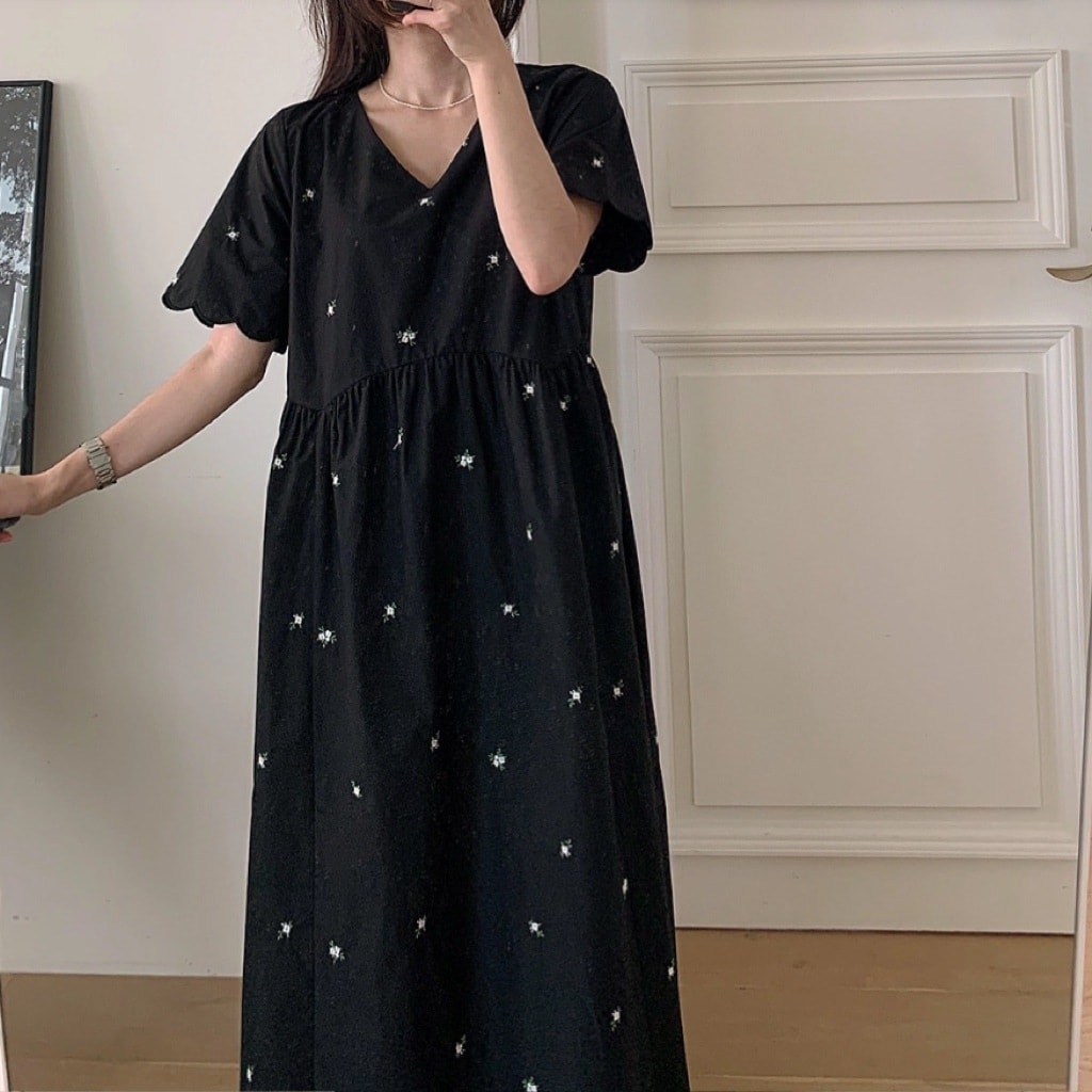 レディース ワンピース ロング マキシ 5分袖 Vネック フレア フェミニン ギャザー 切り替えデザイン かわいい 大人可愛い シンプル カジュアル おしゃれ こなれ感 ガーリー 主役級 ラブリー