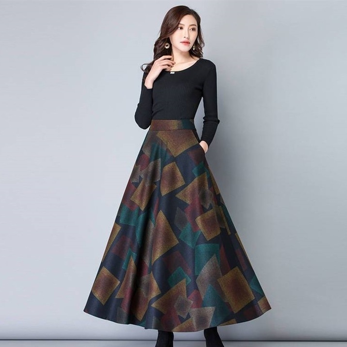 ボトムス スカート ロングスカート フレアスカート ウエストゴム フレア ロング丈 ポケット ハイウエスト かわいい 大人可愛い きれいめ シンプル 上品 おしゃれ かっこいい カジュアル こなれ感