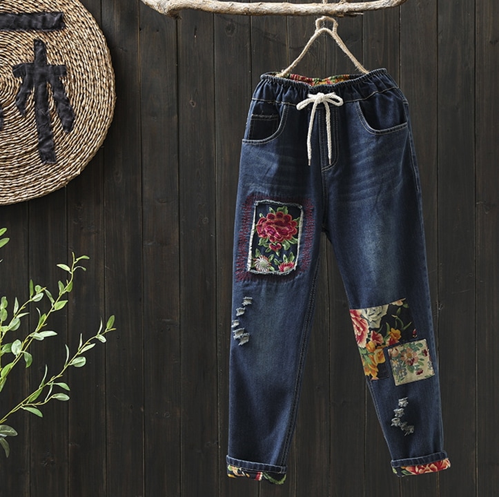 刺繡デニムパンツ ボトムス パンツ デニムパンツ 9分丈 刺繍 ウエストマーク ウエストリボン ハイウエスト ウエストゴム デニム かわいい 大人可愛い きれいめ シンプル カジュアル 大人 上品
