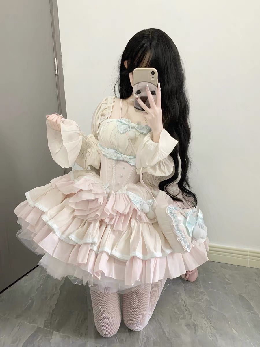 重工業のガーリッシュなリボンコントラストカラーのステッチウエストスタイリッシュなパフスカートが付いた女性向けの甘く年齢を軽減するロリータ プリンセス ドレス ウェディングドレス