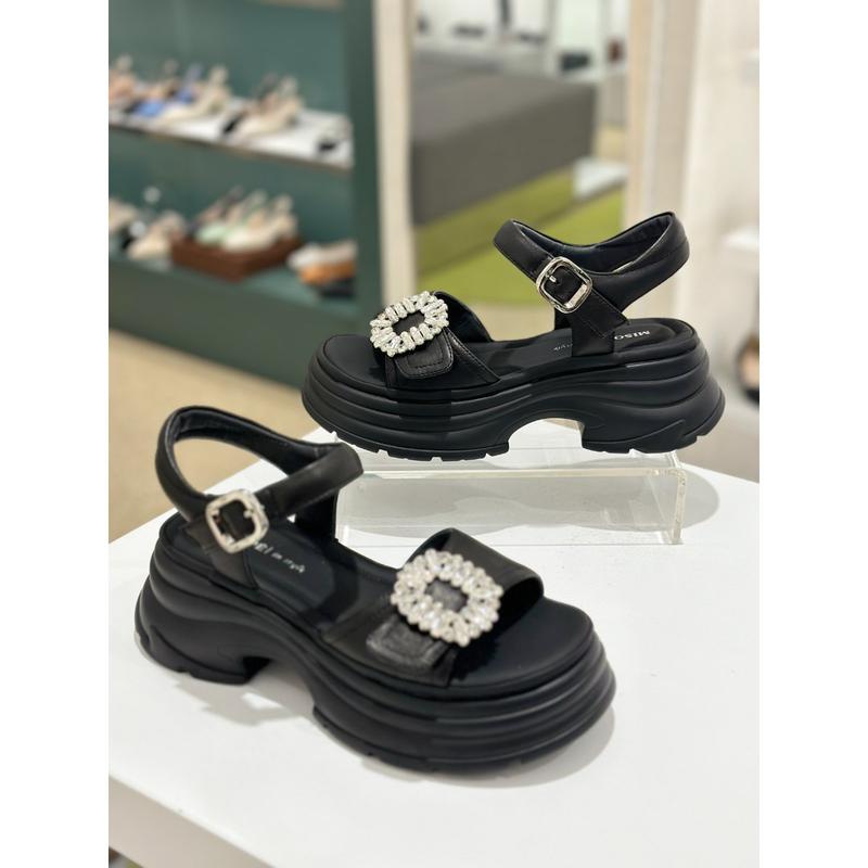 [ヨジュ店] [] 女性用ワーカーアウトソール甲ビーズディテール厚底サンダル（1color）712524017 ブラック