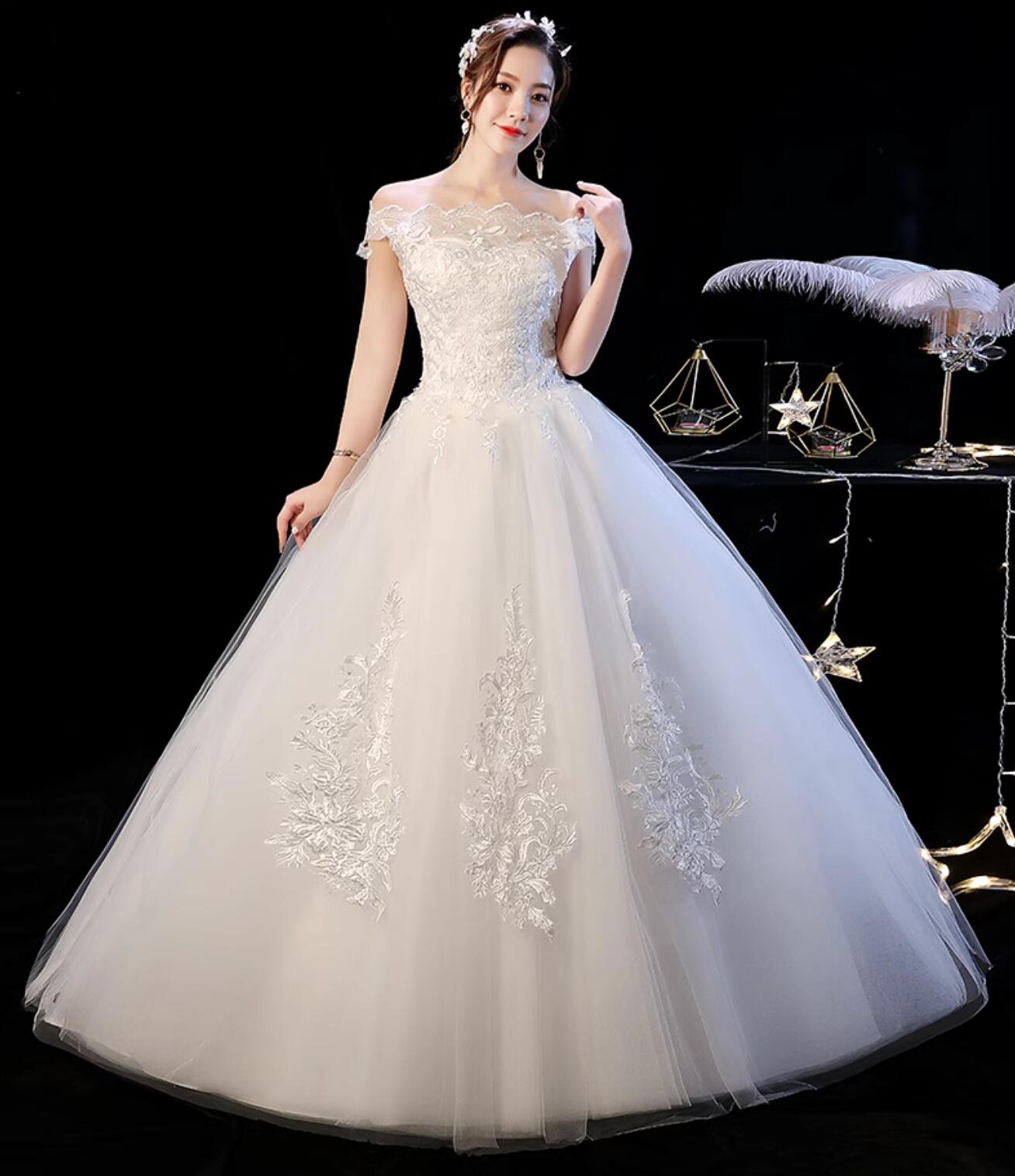 白 ウエディングドレス ロング丈 マキシ丈 ウェディングドレス オフショルダー Ａライン ボリューム フォマール ドレス 結婚式 披露宴 前撮り 花嫁 ドレス 刺繍レース 軽くて 可愛い フリル ドレ