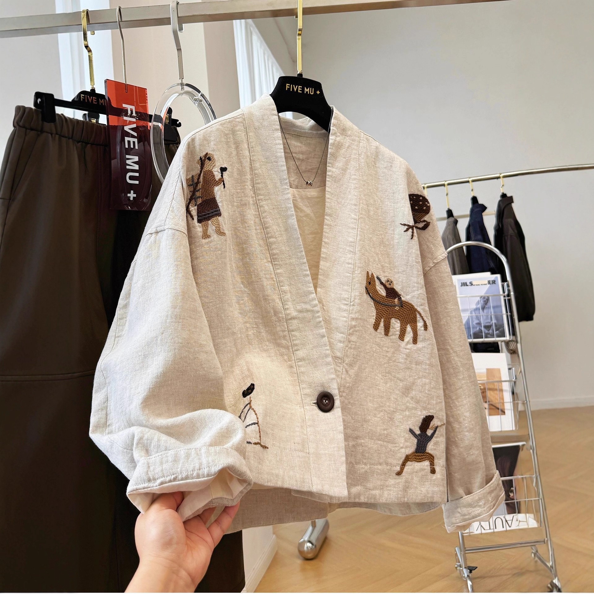 カーディガン 重め刺繍 ユニーク Vネック 高級 ショート丈 アウター 秋 ジャケット 中華風