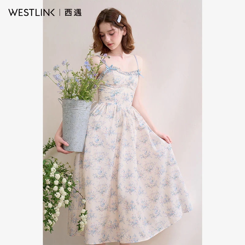 フレンチスタイル フラワープリントワンピース 2025年春夏新作 ストラップ リゾート着用 Aライン ウエストシェイプ ロングワンピース ワンピース ワンピース レディース ロングワンピース ワンピー