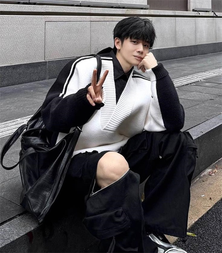 週末に着たい服 自社生産 ニットトップス スリム 気質 vネック セーター 縫付 ゆったりする ストリート