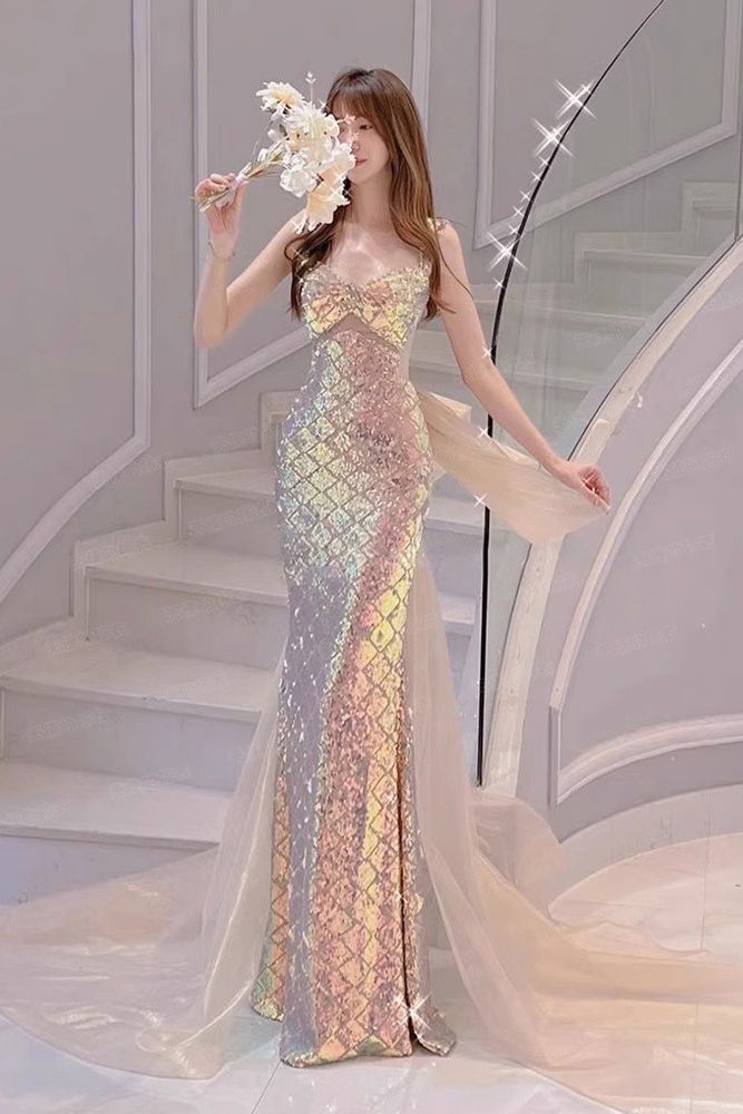 つり下げの魚の尾のスパンコールの項の敬酒服の娘の軽い豪華な会の宴会のタキシードの春