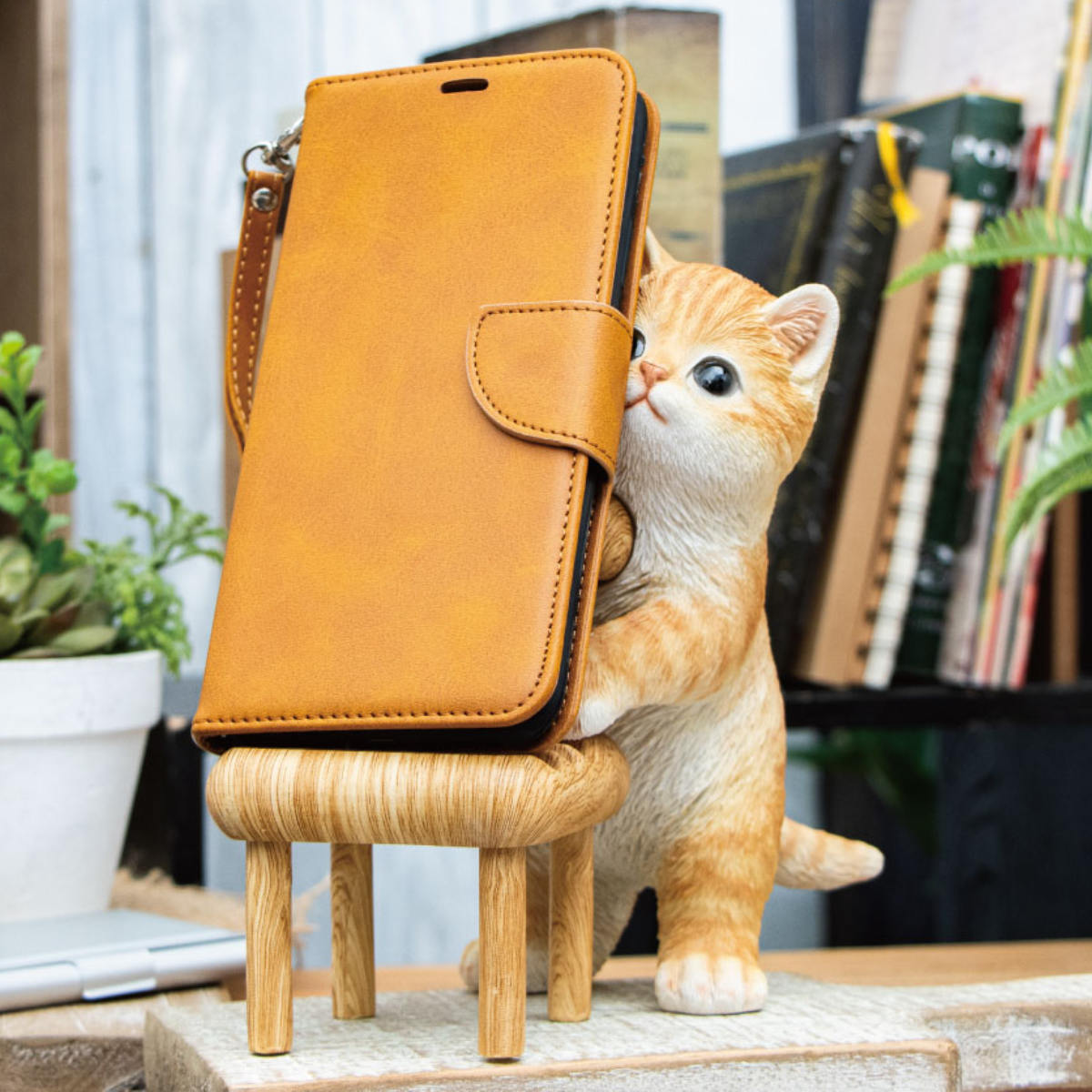 スマホスタンド ベニーズキャット ネコ スマホ スタンド スマホ立て 雑貨 インテリア 猫 茶トラ 卓上 デスク かわいい リアル 飾る 可愛い リビング 机上 ニッチ おしゃれ フィギュア