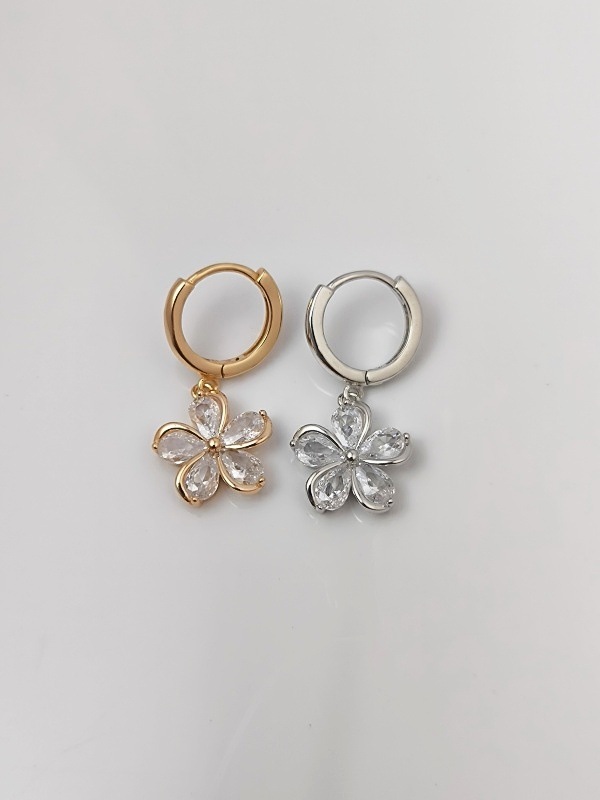 【Silver 925】桜花モチーフのフープピアス