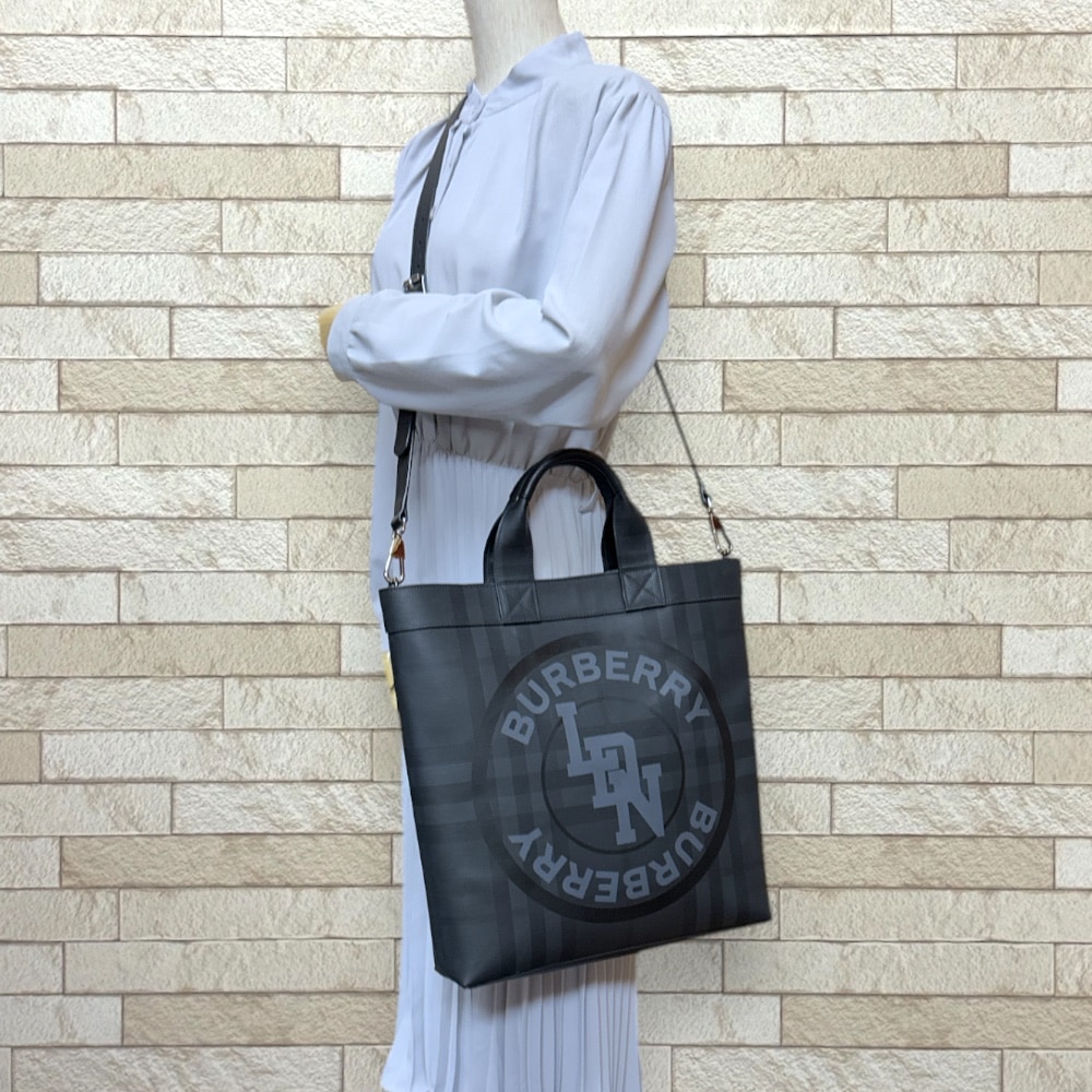 バーバリー ロンドンテックLDNロゴ ショルダーバッグ PVC 8022519 グレー BURBERRY 中古