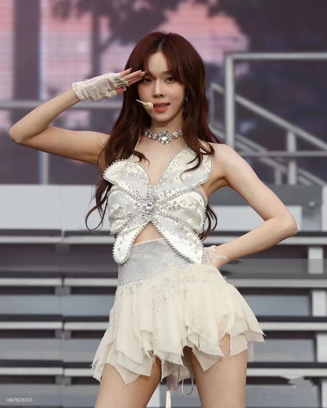 【2枚購入で200円 OFF！急速出荷】Kpop パフォーマンス衣装 Ive ゴールデン冬新ダンスチームステージスーツ歌パーティージャズスーツ