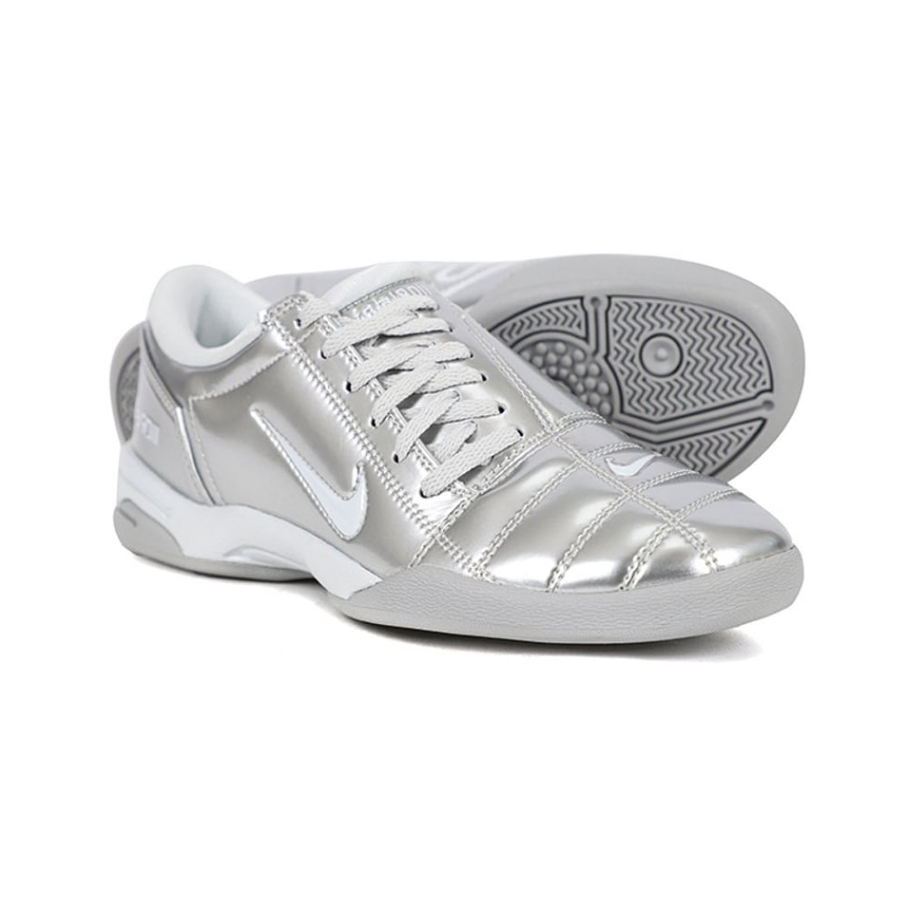 ナイキ W スニーカートータル90 III SP