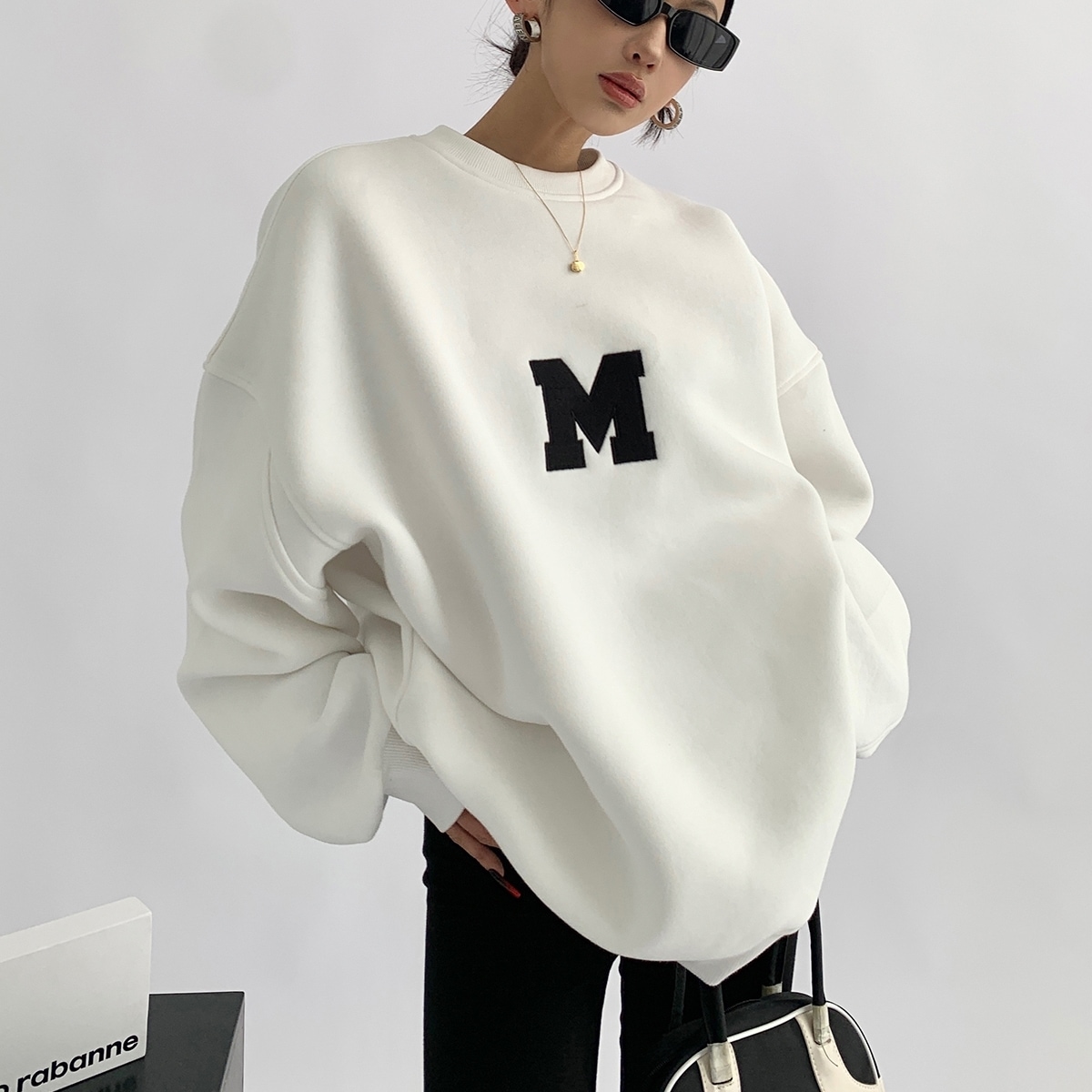 トレーナー スウェット トップス クルーネック バックプリント レタリング ロゴ ドロップショルダー 長袖 パフスリーブ 普段使い