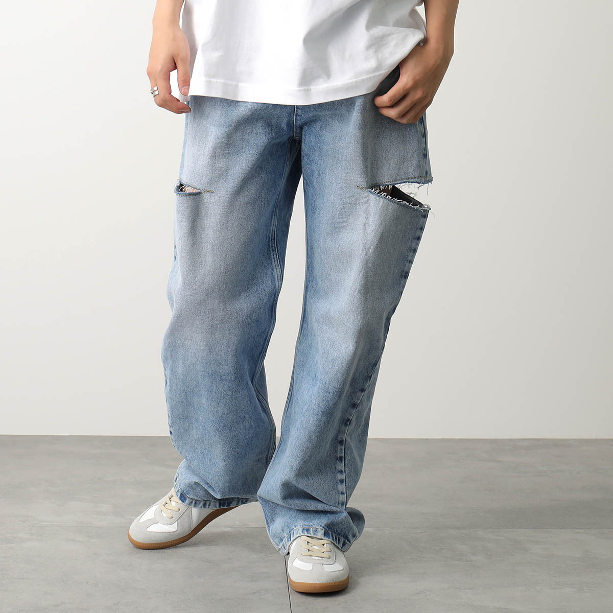 MAISON MARGIELA メゾンマルジェラ ジーンズ S51LA0051 S30513 メンズ デニムパンツ スラッシュディテール カットオフ ジーパン 470 S51LA0051S305134