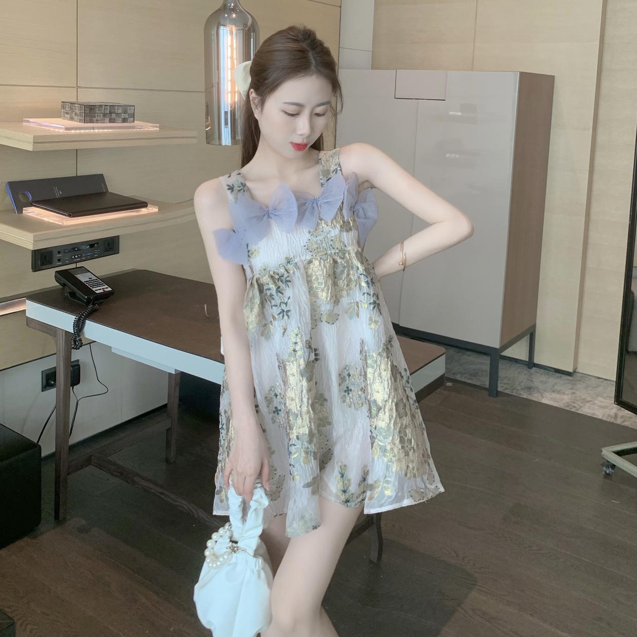 ミニワンピ ノースリーブ トップス フレア l ボタニカル 金色 メタリック リボン 個性的 可愛い おしゃれ ガーリー 袖なし 夏 ワンピース ショート丈 ボリューム感 くしゅくしゅ 大人カラー