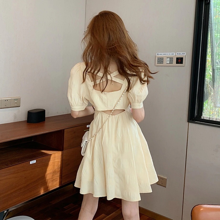 ミニ丈 ミモレ丈 背中開き 半袖 ワンピース ワンピドレス ミニ ミモレ 袖あり パフスリーブ スクエアネック スリム 細身 Aライン 切り替えデザイン バックシャン バックコンシャス ハイウエスト