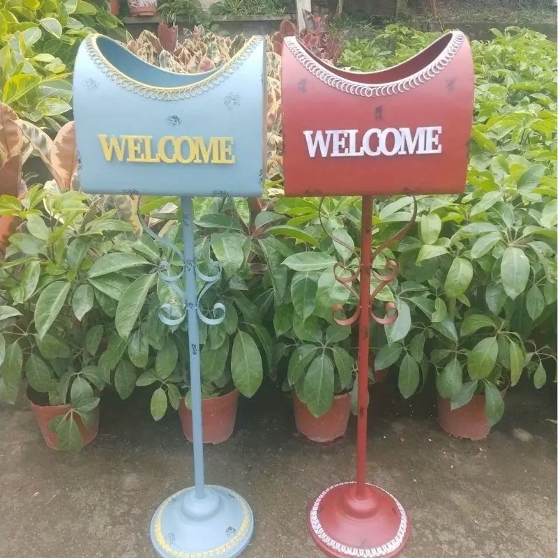 プラントスタンド メールボックス 郵便受け風 フラワースタンド ウェルカムサイン付き かわいい おしゃれ カントリー ガーデン アイアン オーナメント 屋外 庭 装飾