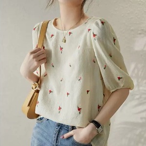 トップス ブラウス カットソー プルオーバー 袖あり パフスリーブ 花柄 ラウンドネック デザイン 美ライン ニュアンス ラッフル フリル ロマンチック かわいい 大人可愛い きれいめ シンプル