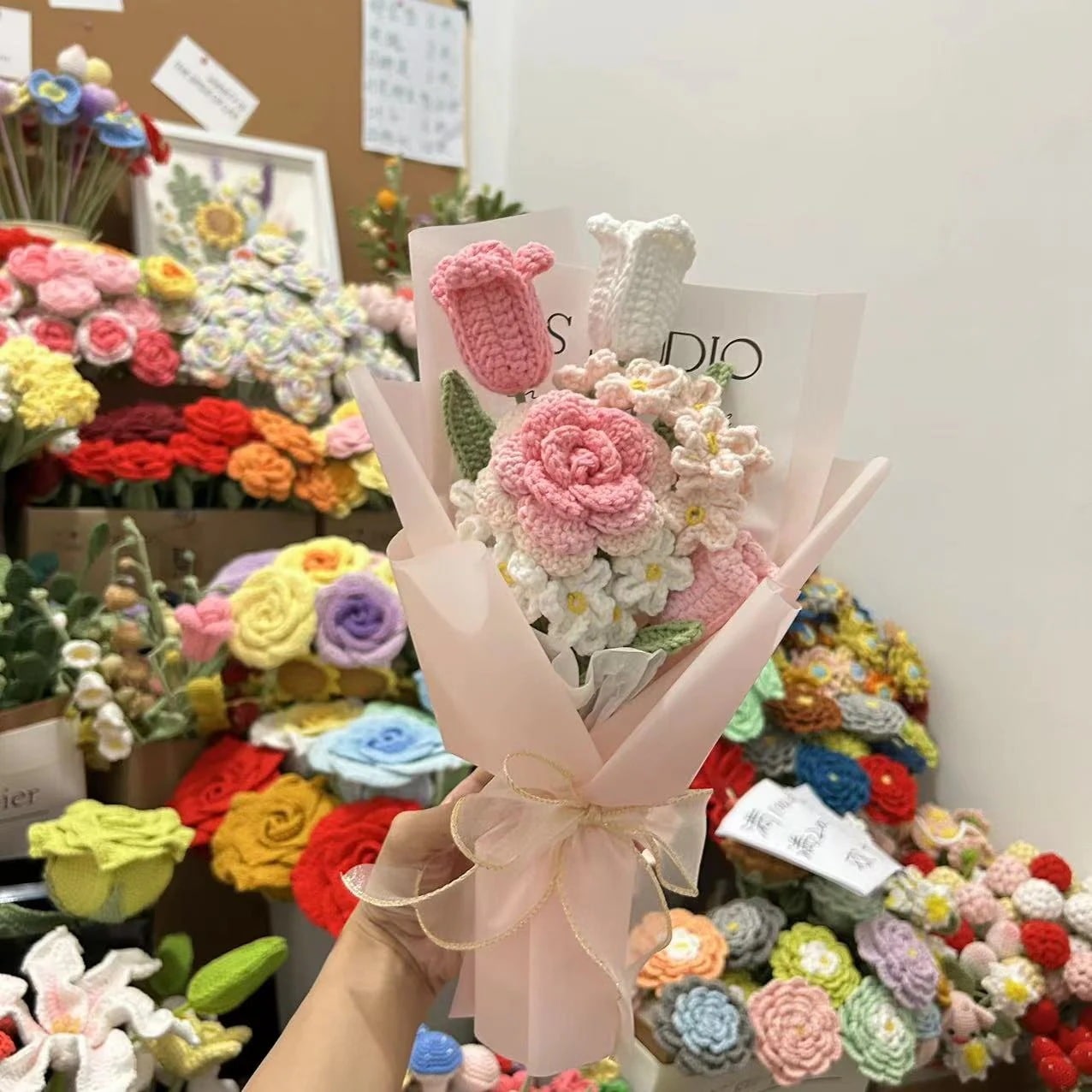 大人气手編み毛糸かぎ針ユリバラひまわり手持ち花束完成品バレンタインデーガールフレンド誕生日プレゼント