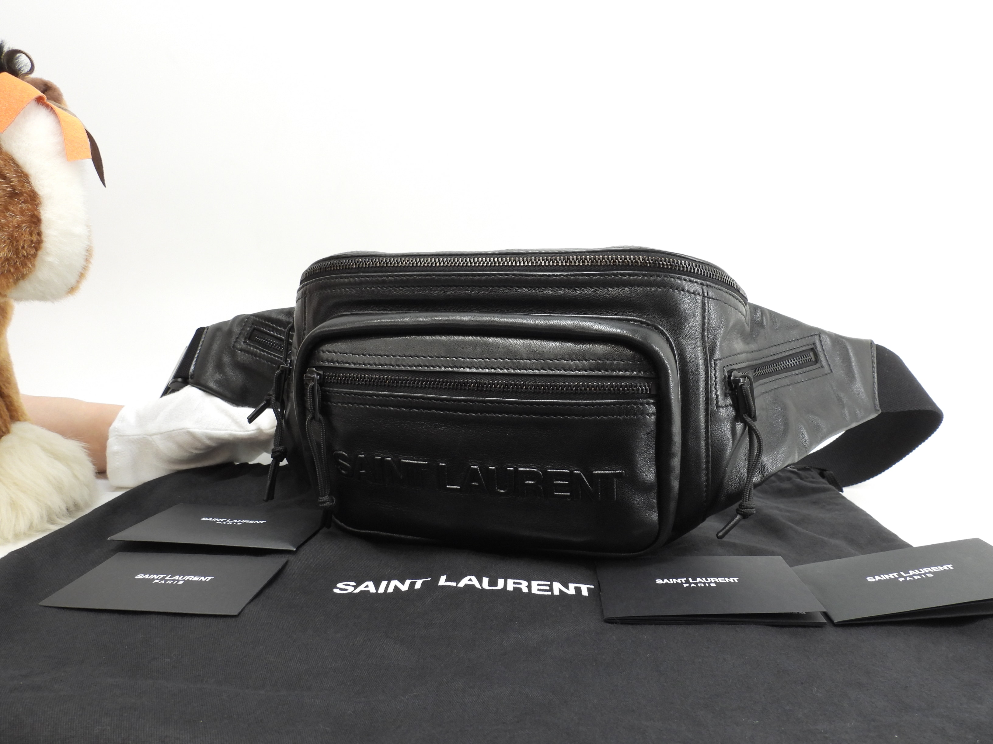 ボディバッグ ヌックス レザー黒 斜め掛けショルダーバッグ ベルトバッグ 極美品@ 1