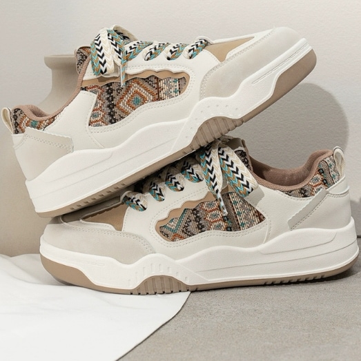 靴 くつ スニーカー レディーススニーカー 厚底スニーカー 厚底 痛くない 歩きやすい 履きやすい 走れる 疲れにくい 美脚 脚長 かわいい 大人可愛い きれいめ シンプル カジュアル 大人 上品