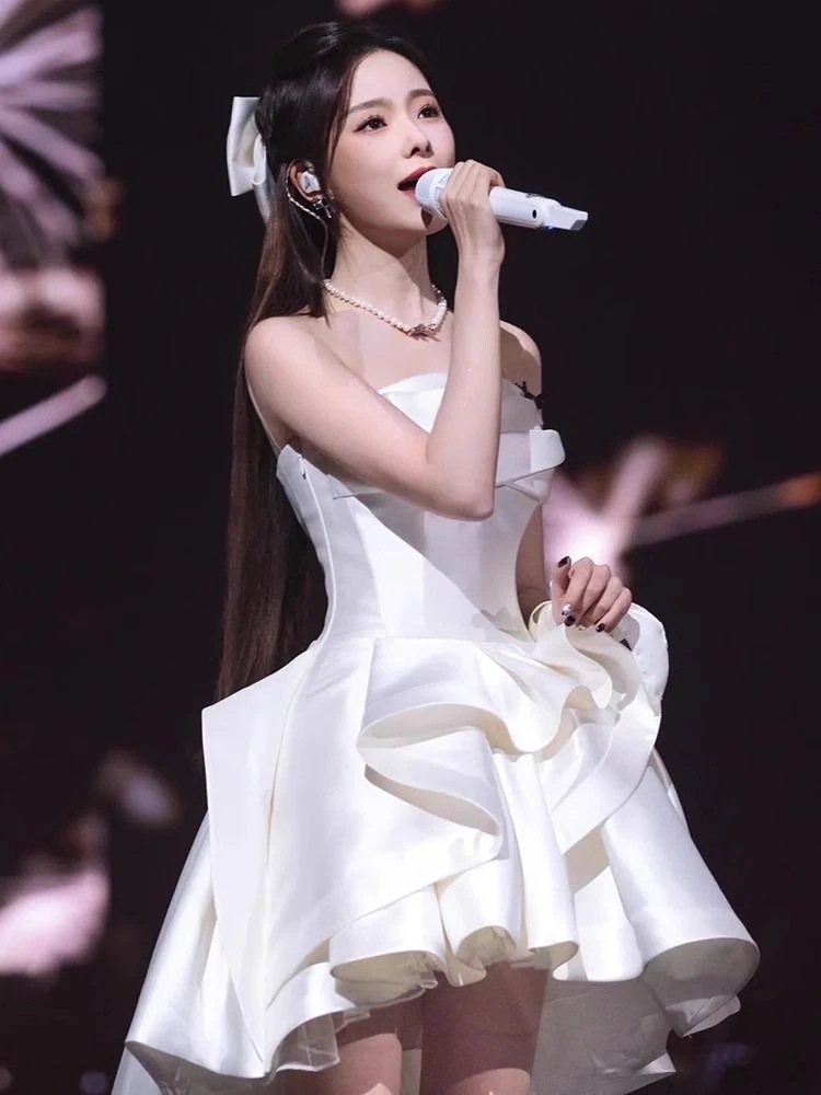 ドレスホストスパンコールサテンライトウェディングドレスのハイエンド感覚小さな宴会大人ギフト