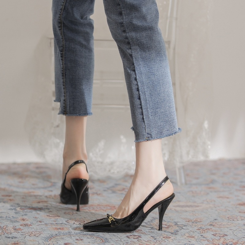 9830-1 Park Caiyingローズ同じスタイルのパテントレザーハイヒール2023新しいロイヤルシスタークイーンスタイルビッグブランドフラットシューズ