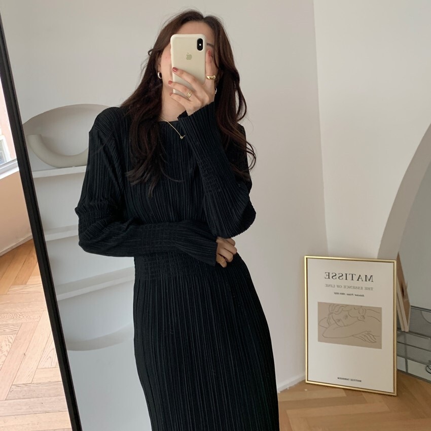 ワンピース ロング ロング丈 袖あり 長袖 ラウンドネック タイト 細身 大人可愛い きれいめ シンプル 大人 上品 おしゃれ レトロ 大人可愛い 大人女子 こなれ感 ラフ クール モード系