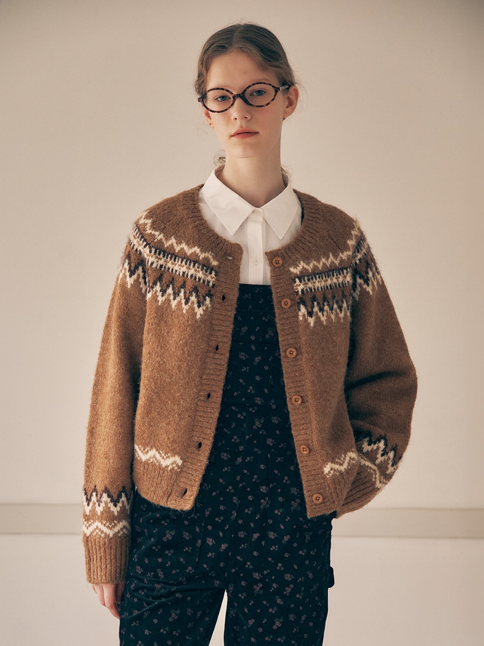 ROUND COWICHAN CARDIGAN BROWN