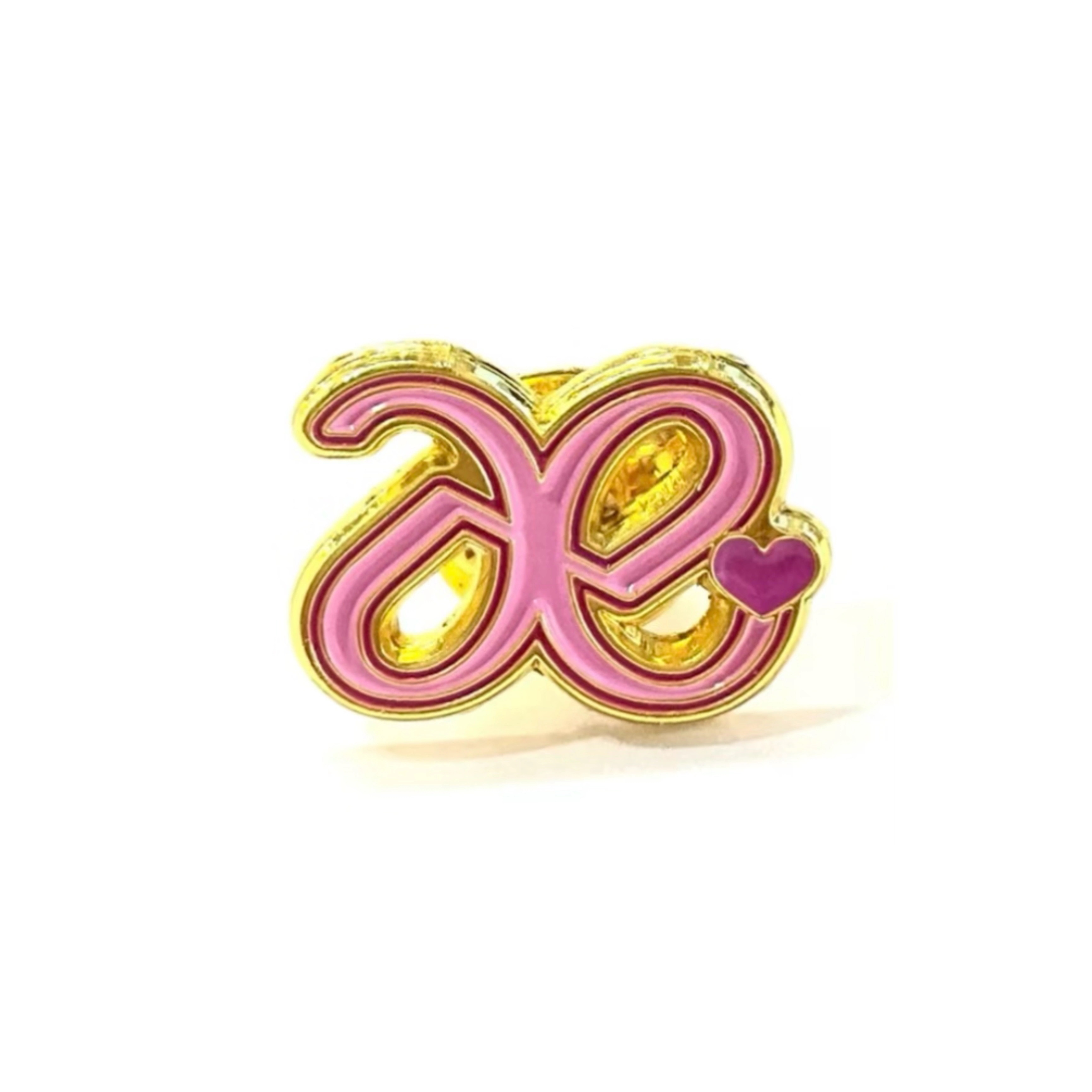 Qoo10] aespa メタルピンバッジ ロゴ KP : KPOP